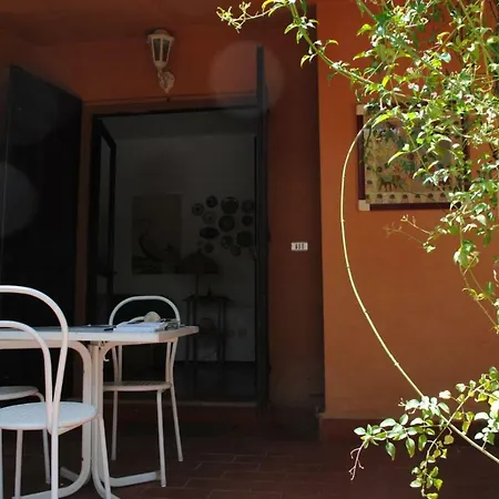 فيلة Via Dei Pini