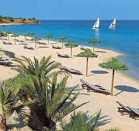 فيلة Via Dei Pini