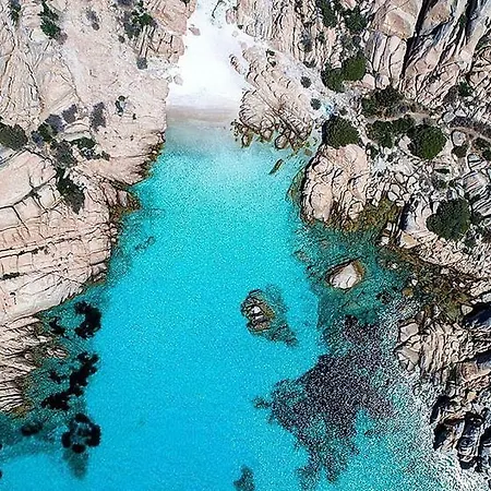 Via Dei Pini فورت فيليدج